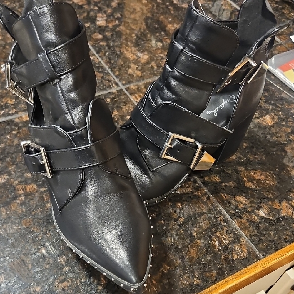 Qupid Black Buckle Ankle Booties